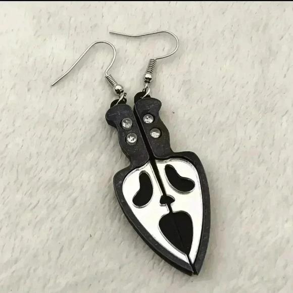 Ghostface Scream Hot Earring 2 pcs - Picture 1 of 2